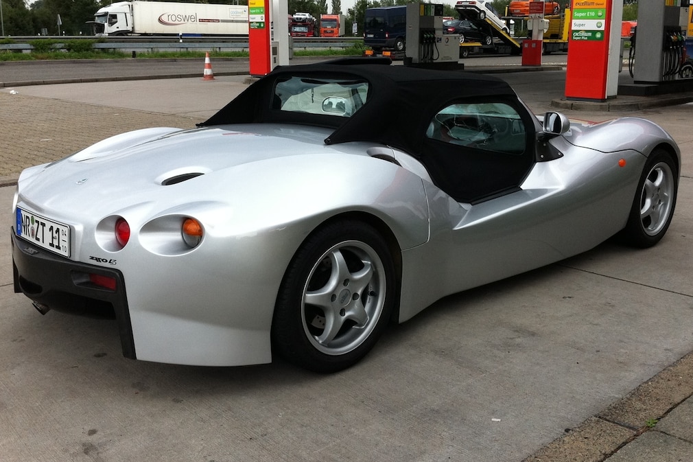 Roadster-Prototyp Zato L3 stehend schräg von hinten