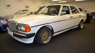 Mercedes W 123 mit dickem V8 zu verkaufen