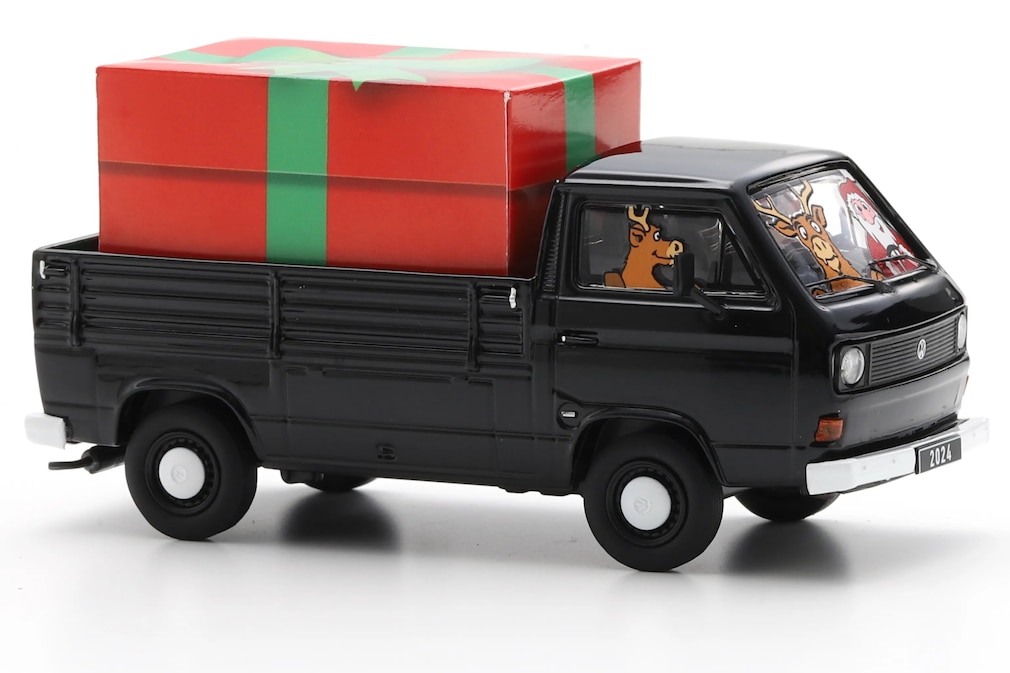 Modellauto VW T3 Pritschenwagen mit Geschenkkarton auf der Ladefläche