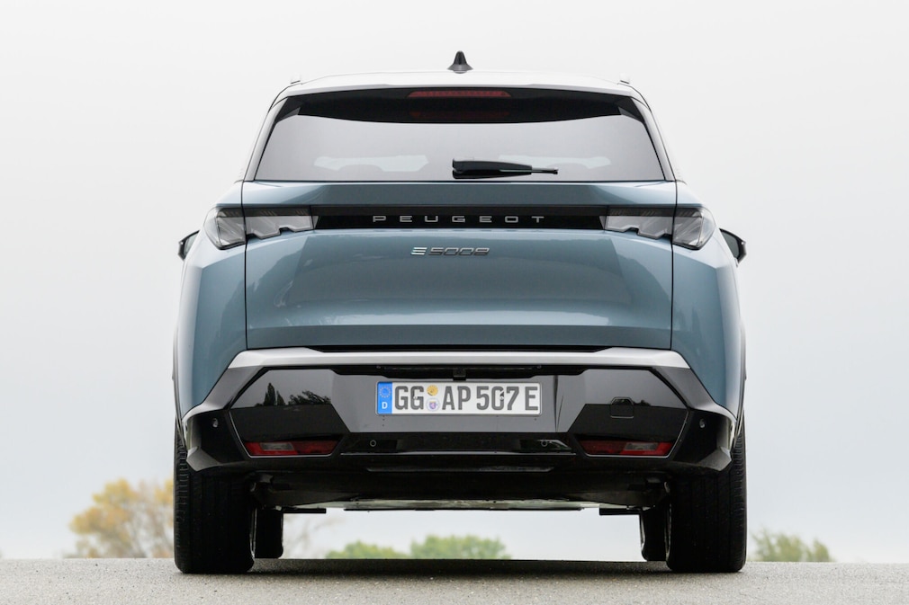 Peugeot E-5008 Elektromotor 210
