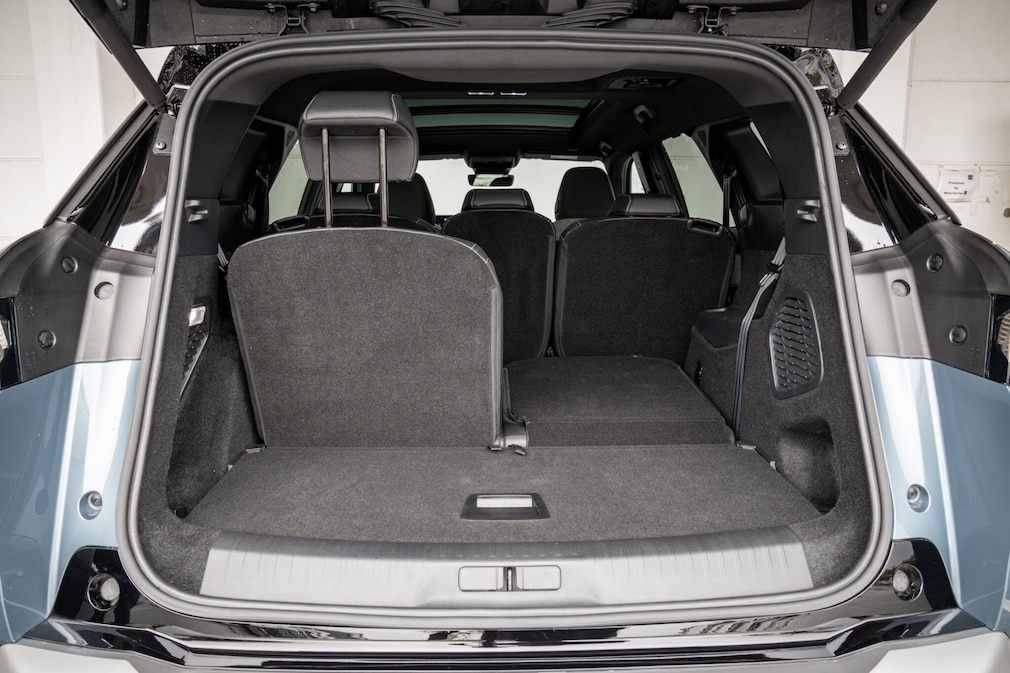 Peugeot E-5008 Elektromotor 210