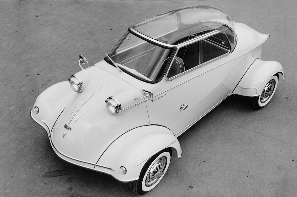 Messerschmitt Kabinenroller mit Plexiglasdach, stehend schräg von oben vorn