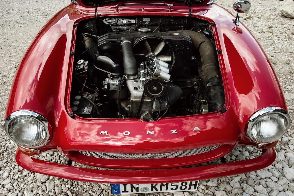 Motorraum des DKW 3=6 Monza
