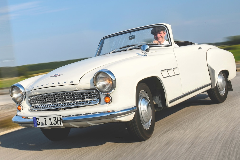 Wartburg Sportwagen 313/1 fahrend schräg von vorn