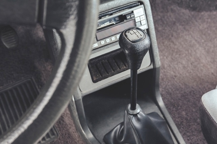 Schalthebel im Ford Fiesta XR2 Mk1