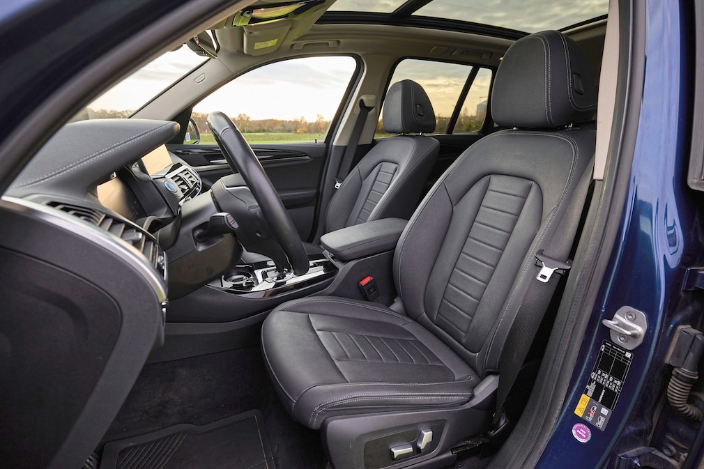 BMW iX3 (G08)
