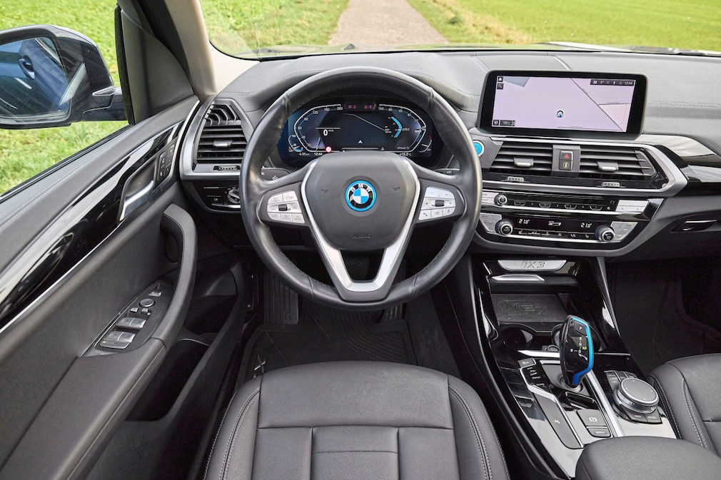 BMW iX3 (G08)