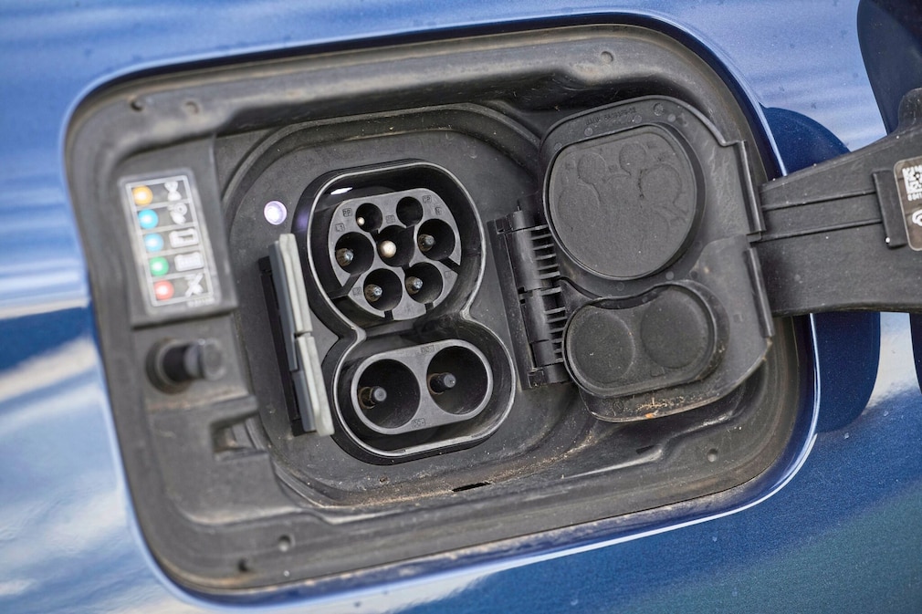 BMW iX3 (G08)