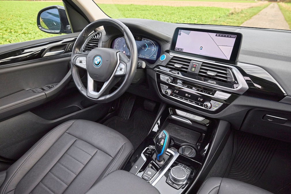 BMW iX3 (G08)