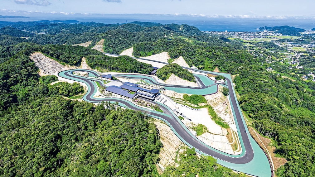 Magarigawa Race Resort