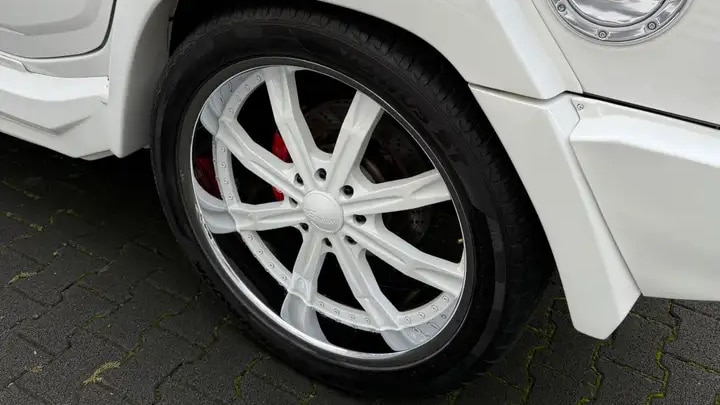 Dieser-Hummer-Umbau-soll-300-000-Euro-gekostet-haben-