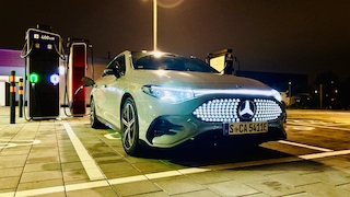 Mercedes CLA 250+ an 400 kW Schellladesäule