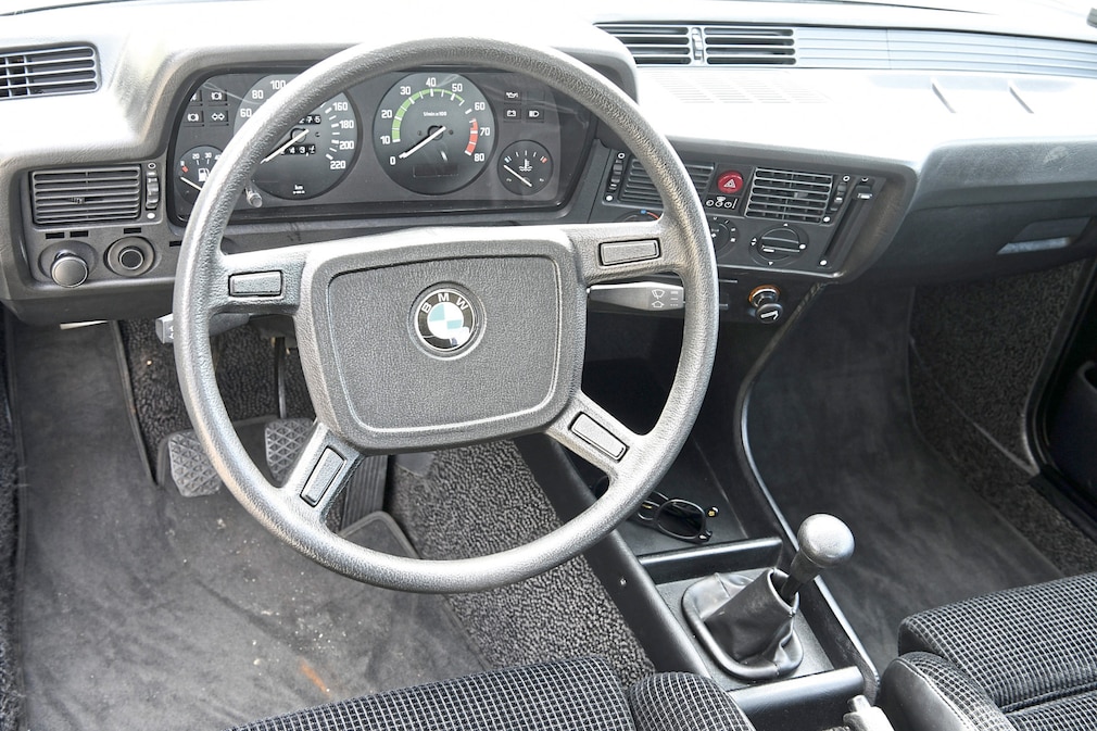 BMW E21