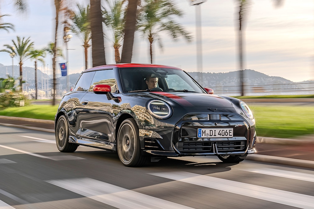 MINI Cooper SE JCW Trim