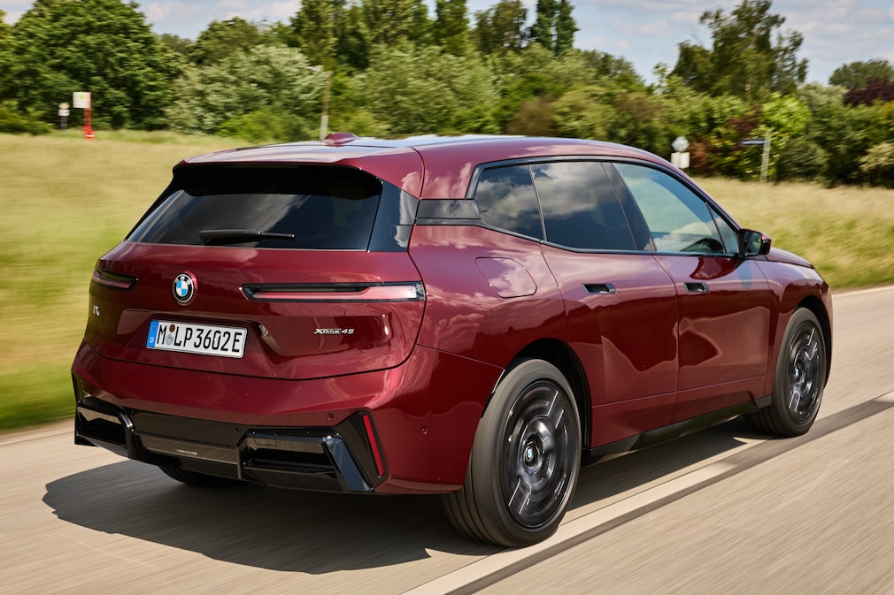 BMW iX xDrive45