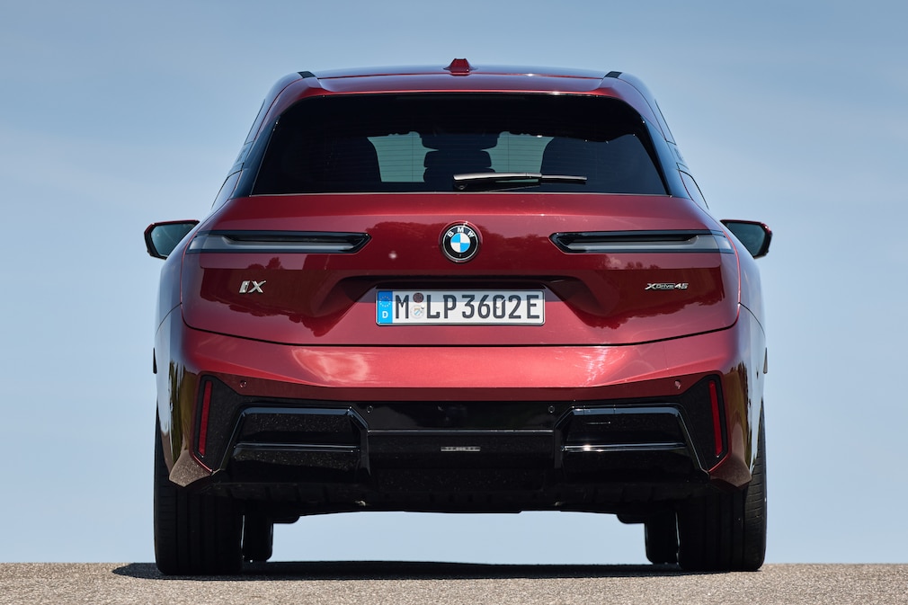 BMW iX xDrive45