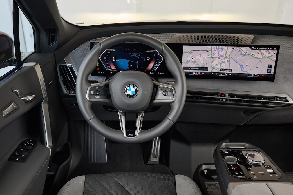 BMW iX xDrive45