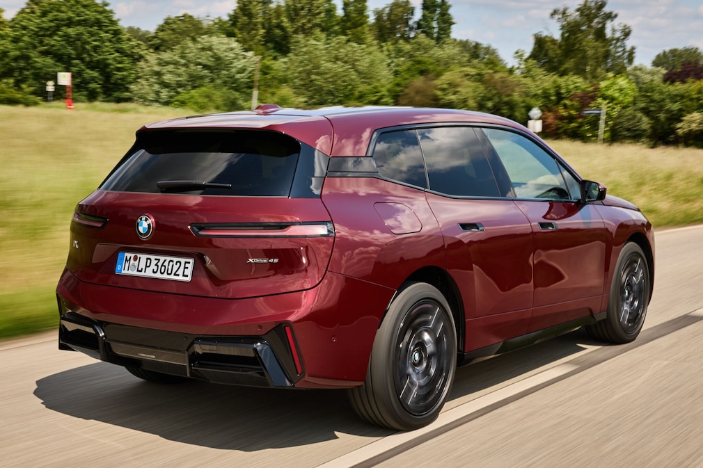 BMW iX xDrive45
