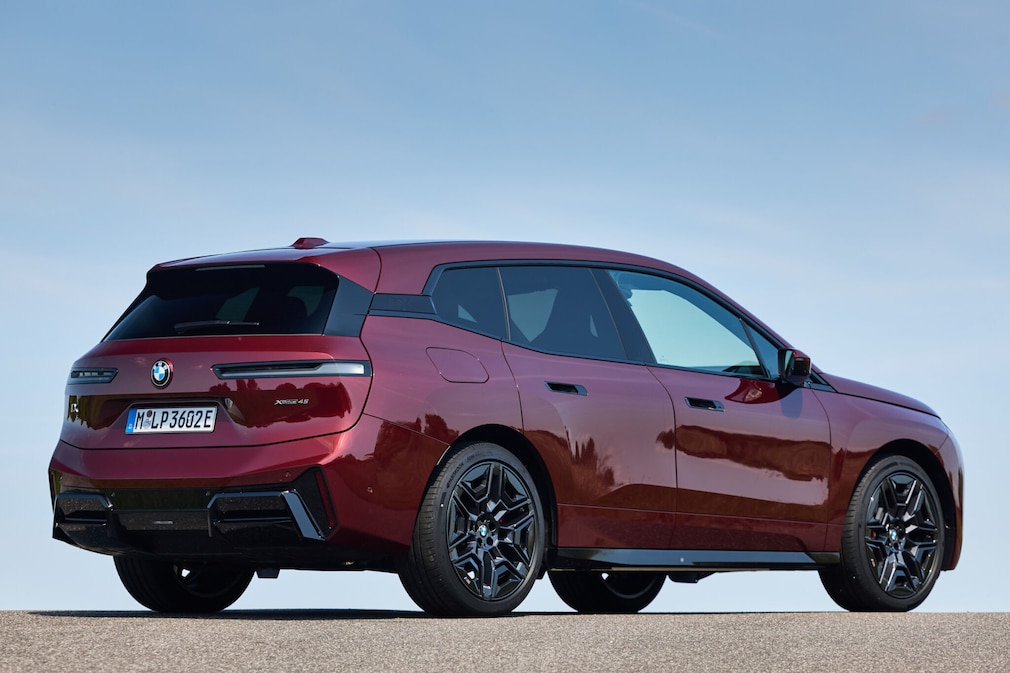 BMW iX xDrive45