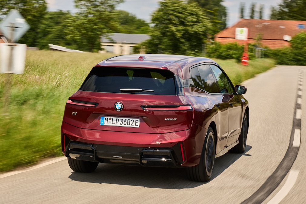 BMW iX xDrive45