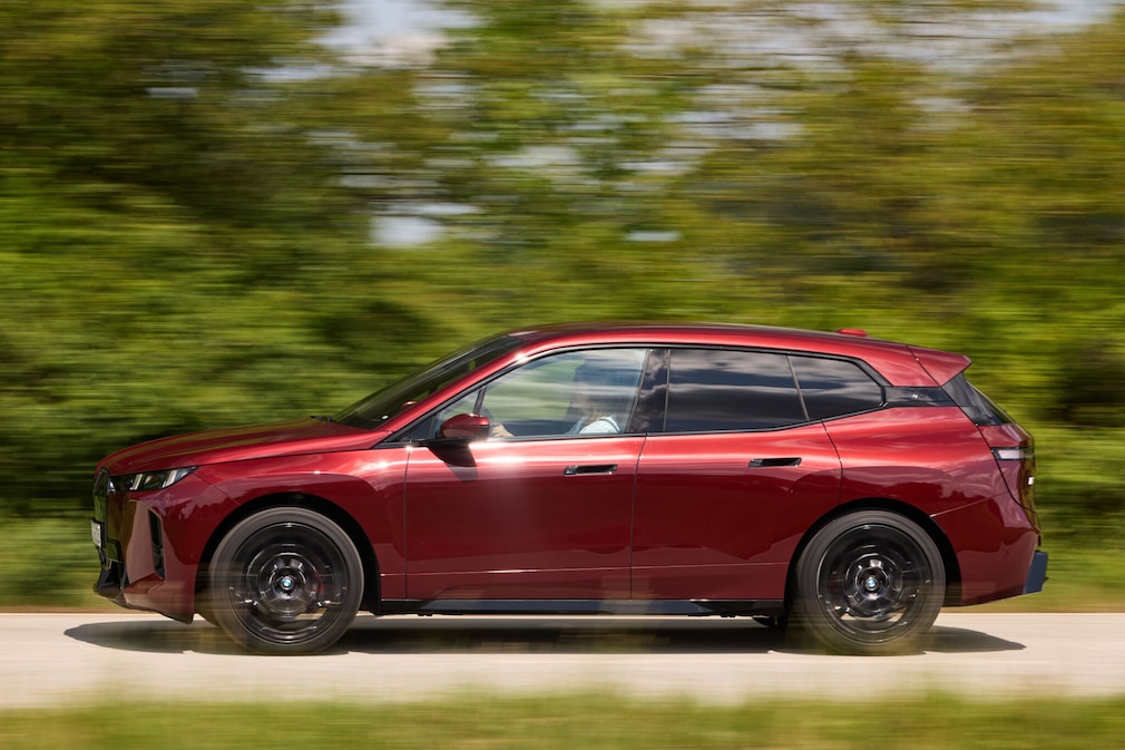 BMW iX xDrive45