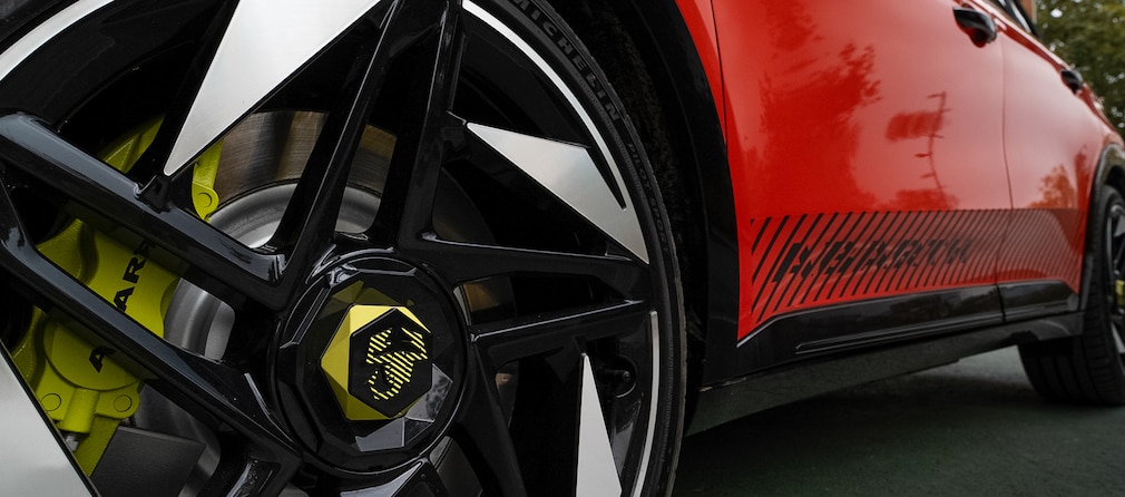 Abarth 600e Competizione