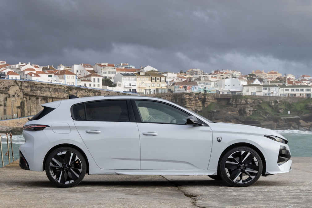 Peugeot E-308