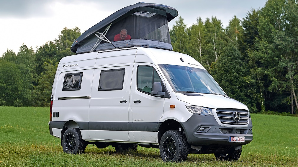 Reisemobil-Neuheit: Clever Vans Aventuro 600 mit Hubdach