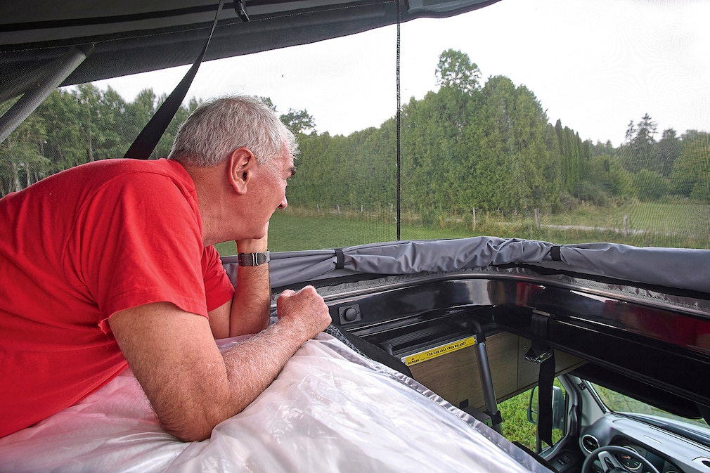 Reisemobil-Neuheit: Clever Vans Aventuro 600 mit Hubdach