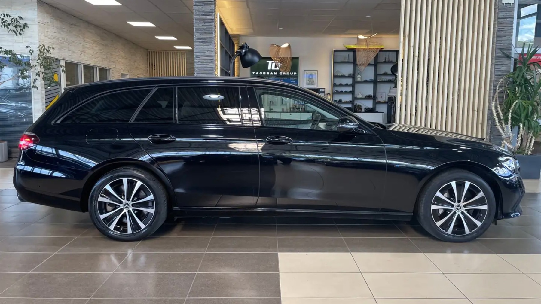 Rund-30-000-Euro-g-nstiger-als-neu-E-Klasse-T-Modell-im-Angebot