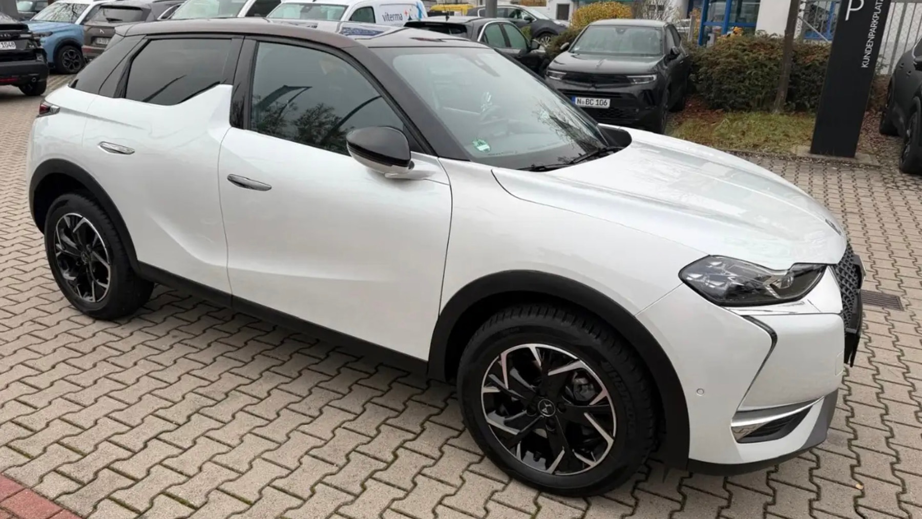 Stylishes-Premium-SUV-mit-wenig-km-f-r-unter-19-000-Euro