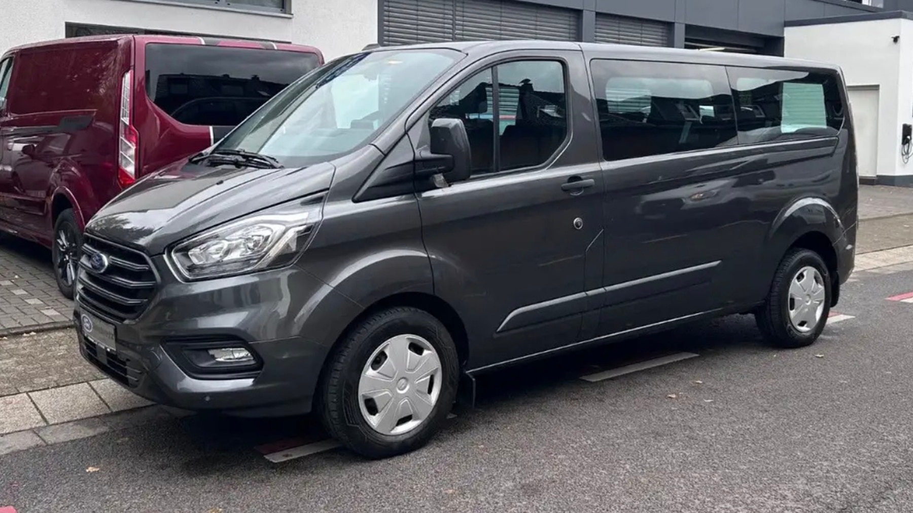 Neunsitzer-mit-wenig-Kilometern-f-r-unter-40-000-Euro