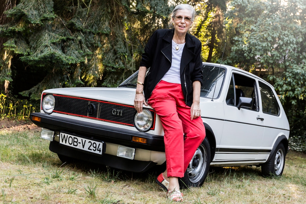 Gunhild Liljequist am VW Golf Mk1 GTI