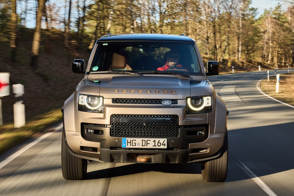 Land Rover Defender P635 Octa