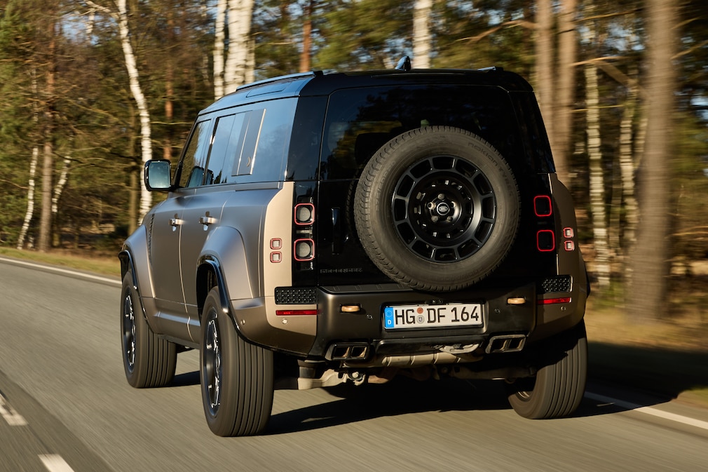 Land Rover Defender P635 Octa