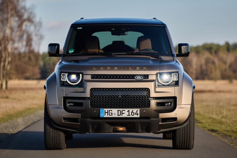 Land Rover Defender P635 Octa