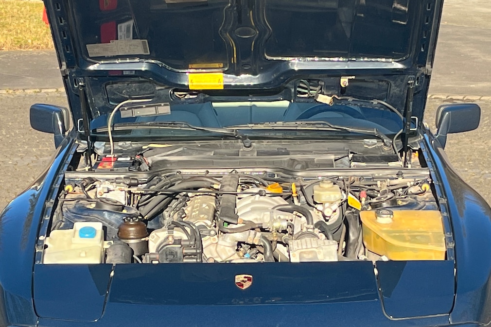 Motor des Porsche 944 S2 Cabrio