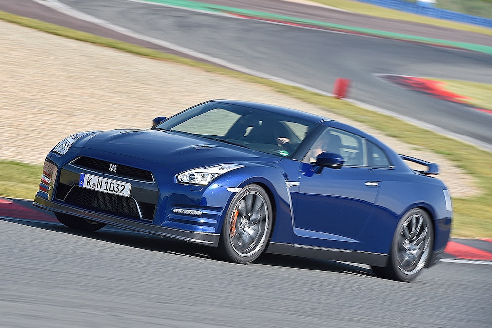 Nissan GT-R