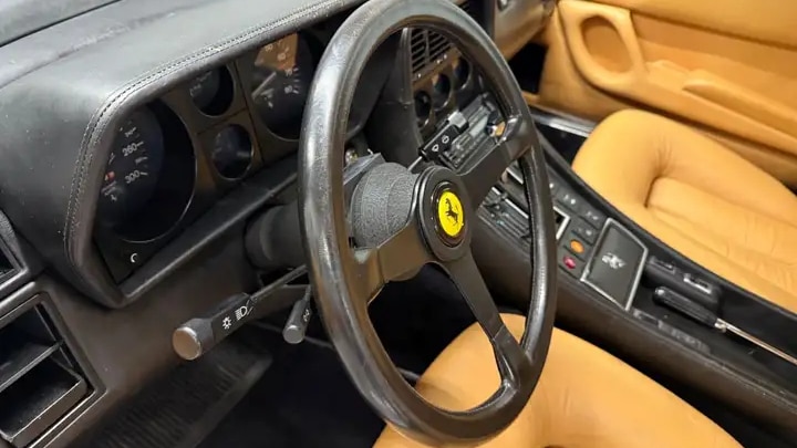 Dieser-Ferrari-mit-V12-Motor-kostet-weniger-als-40-000-Euro-