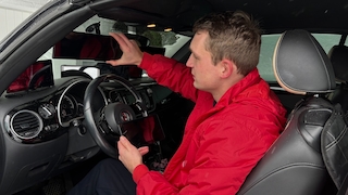 Aufmacherbild des Carplay Screen-Tests mit Tester