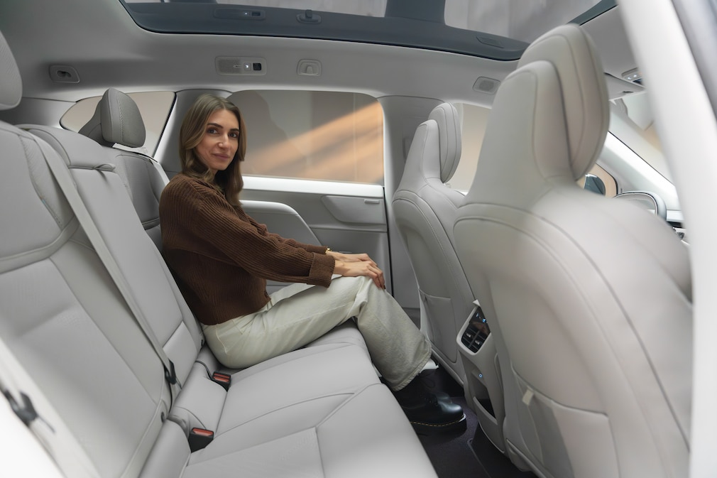 Volvo EX60