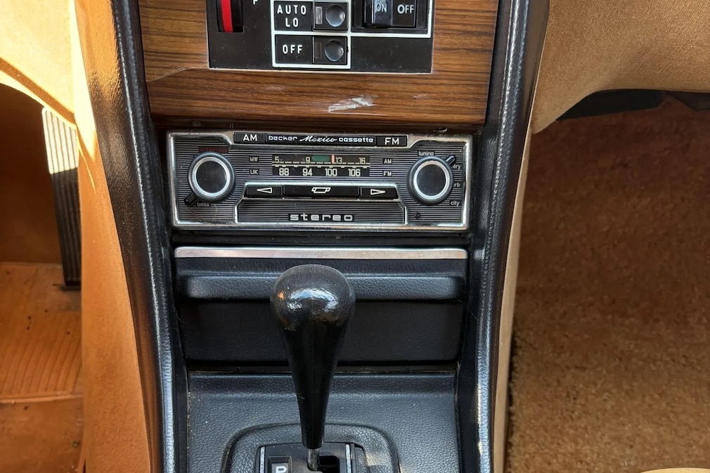 Mittelkonsole im Mercedes 450 SEL (W 116)