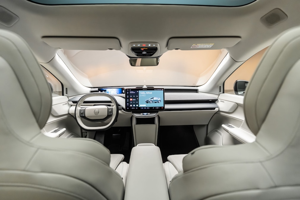 Volvo EX60