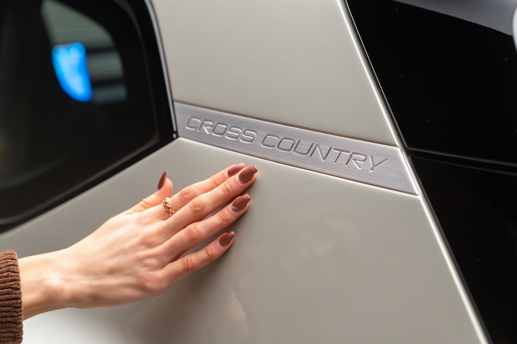Volvo EX60 Cross Country