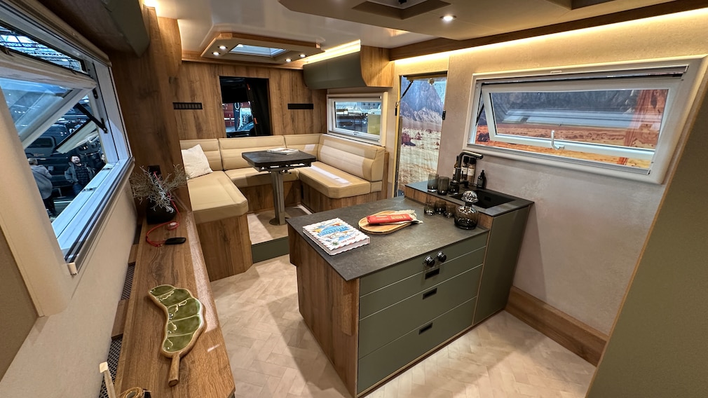 RB Expedition 6x6
