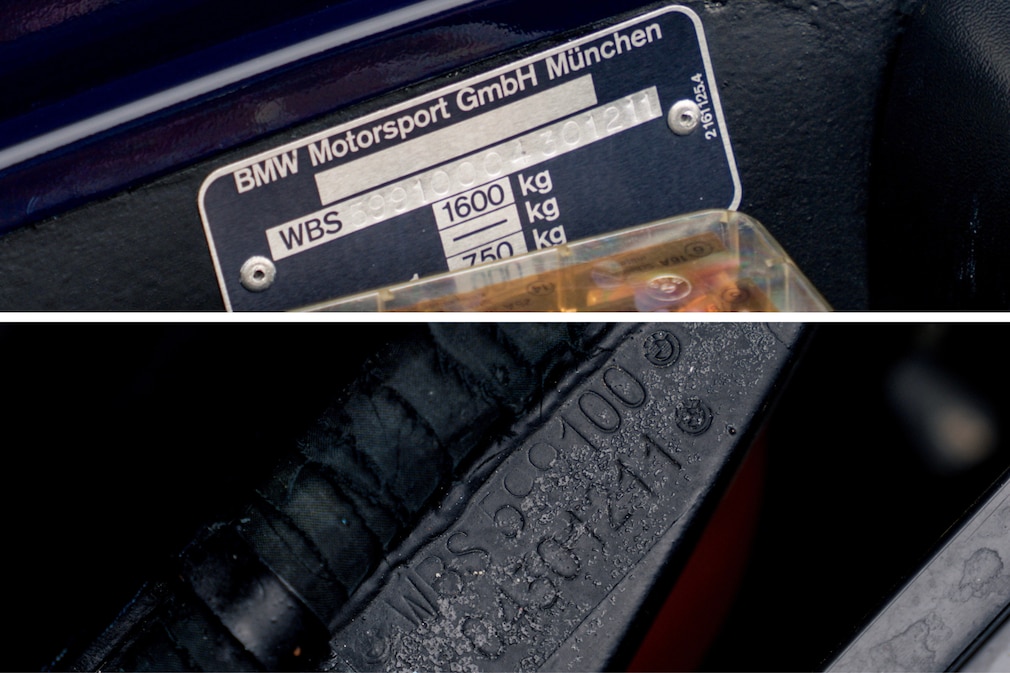 zwei Fotos: Fahrgestellnummer des BMW M1 auf Typenschild und Chassis
