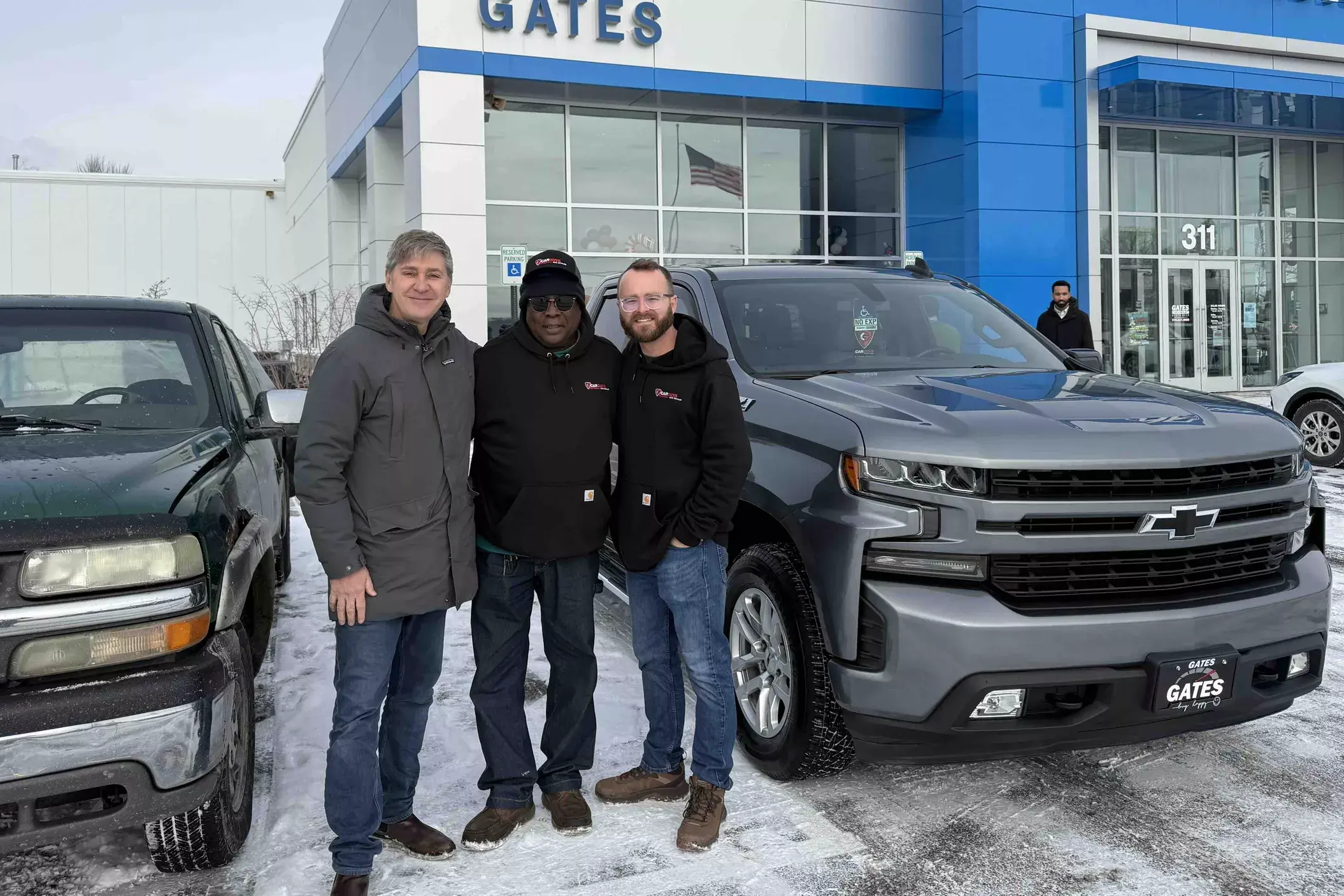 Marcellus Riles und Colin Crowel mit neuem und alten Pickup