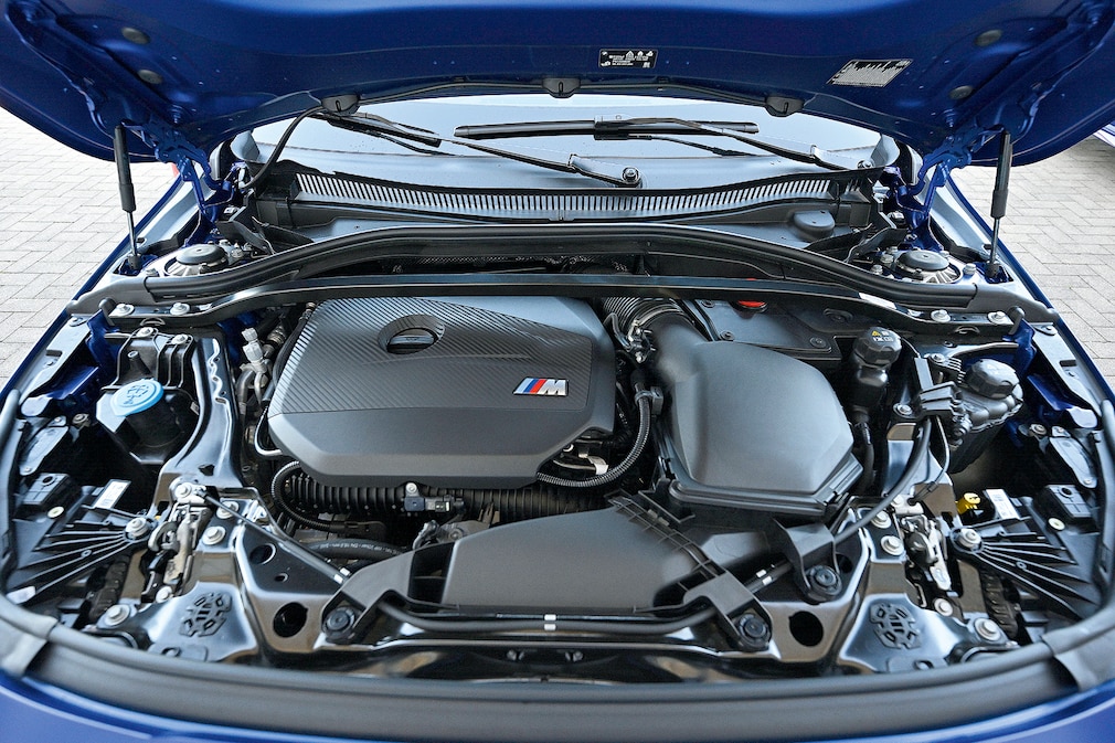 BMW M135 xDrive vs. VW Golf R: Vergleichstest