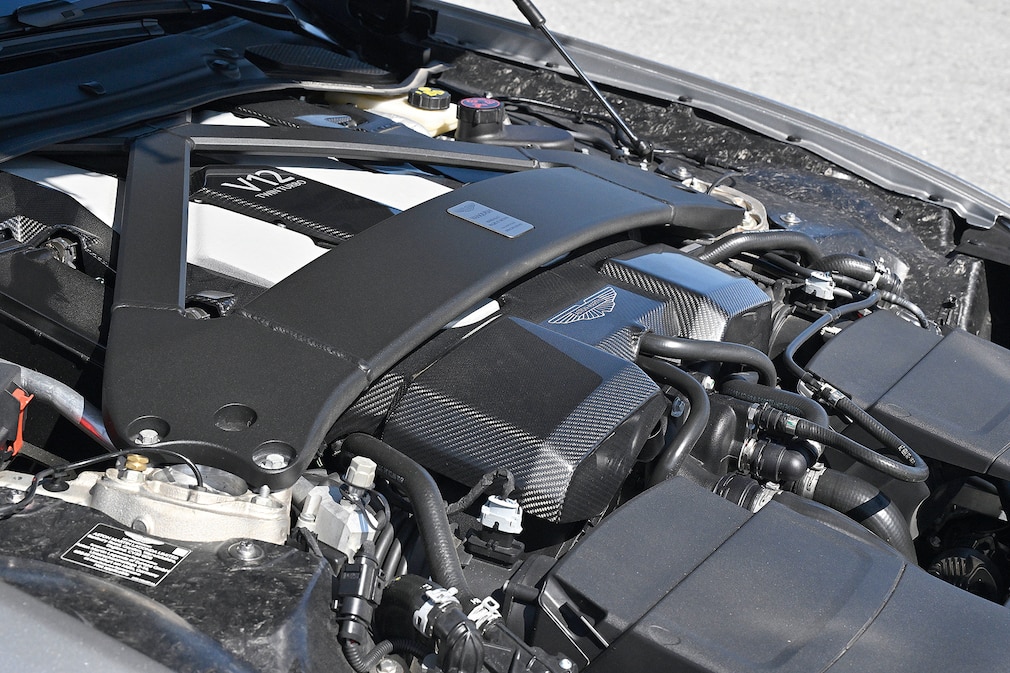 Aston Martin Vanquish im Test