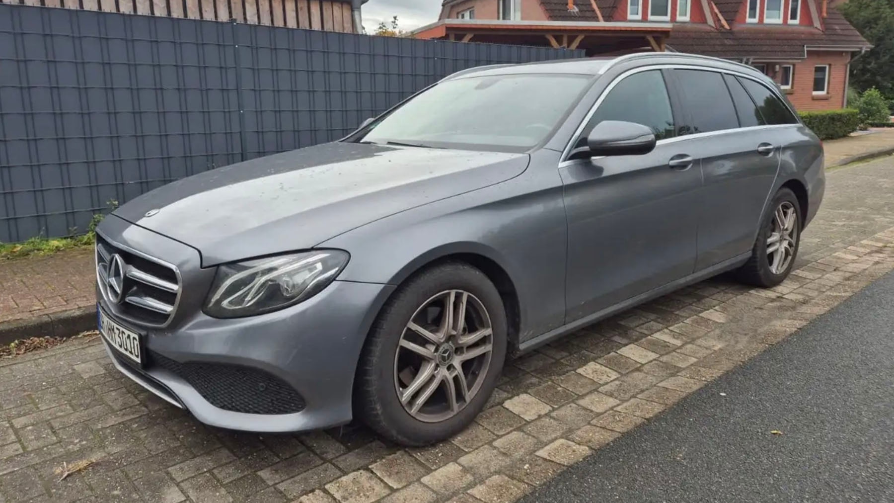 Gepflegter-E-Klasse-Kombi-mit-60-Prozent-Preisabschlag